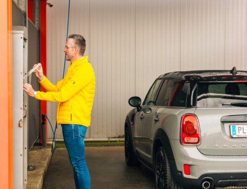 Selbst ist der Autowäscher: Mit unseren SB-Waschboxen und praktischen Waschjetons!